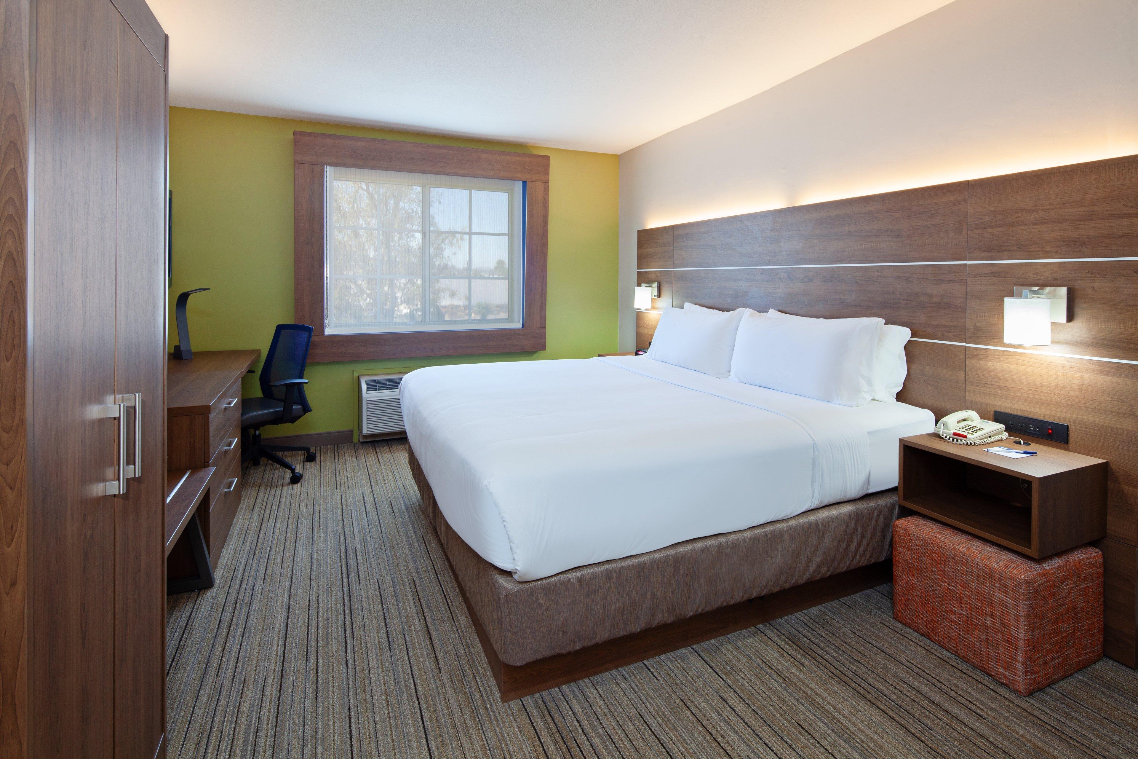 Holiday Inn Express Hotel & Suites San Diego-Escondido By Ihg Екстериор снимка