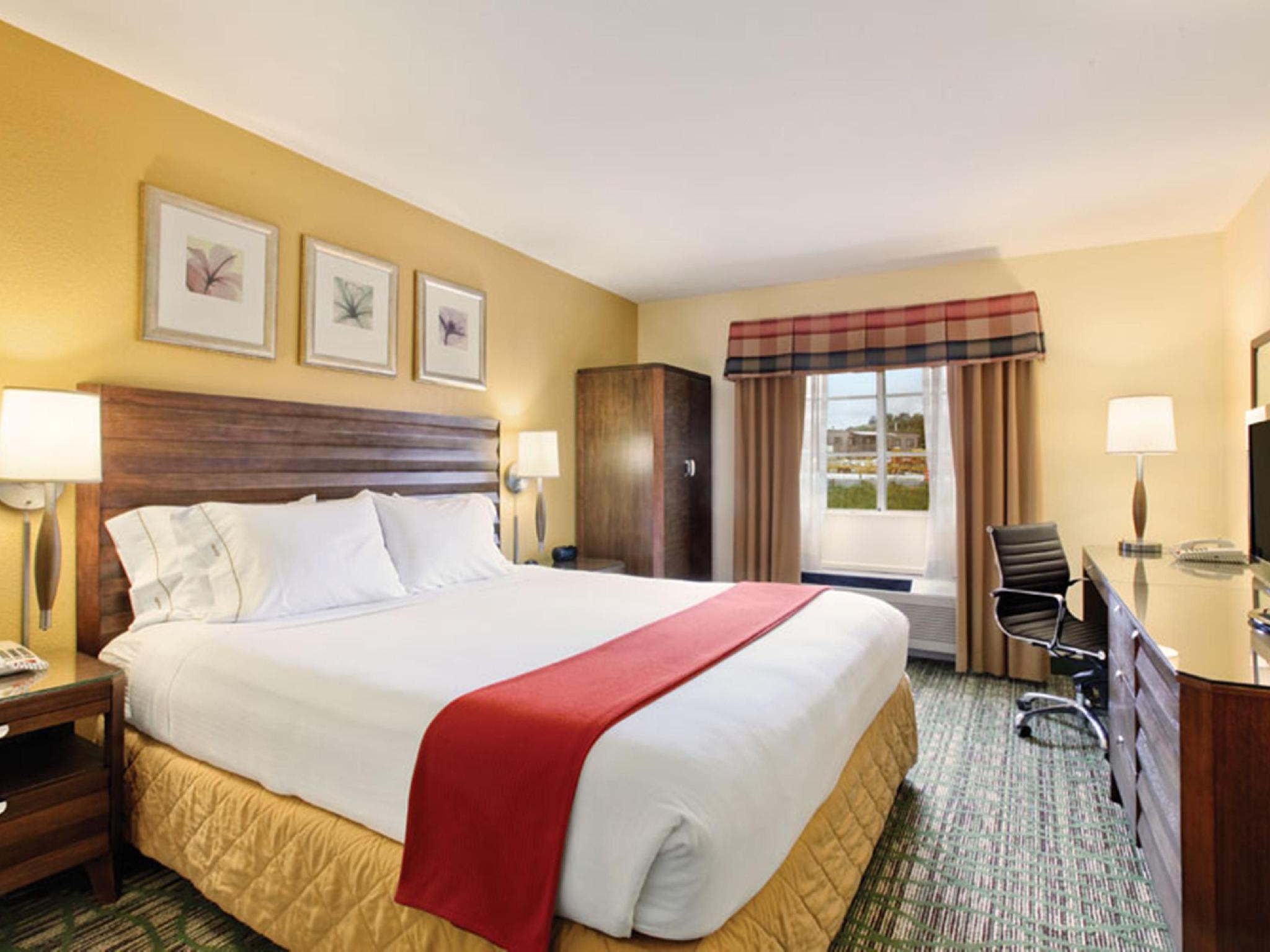 Holiday Inn Express Hotel & Suites San Diego-Escondido By Ihg Екстериор снимка