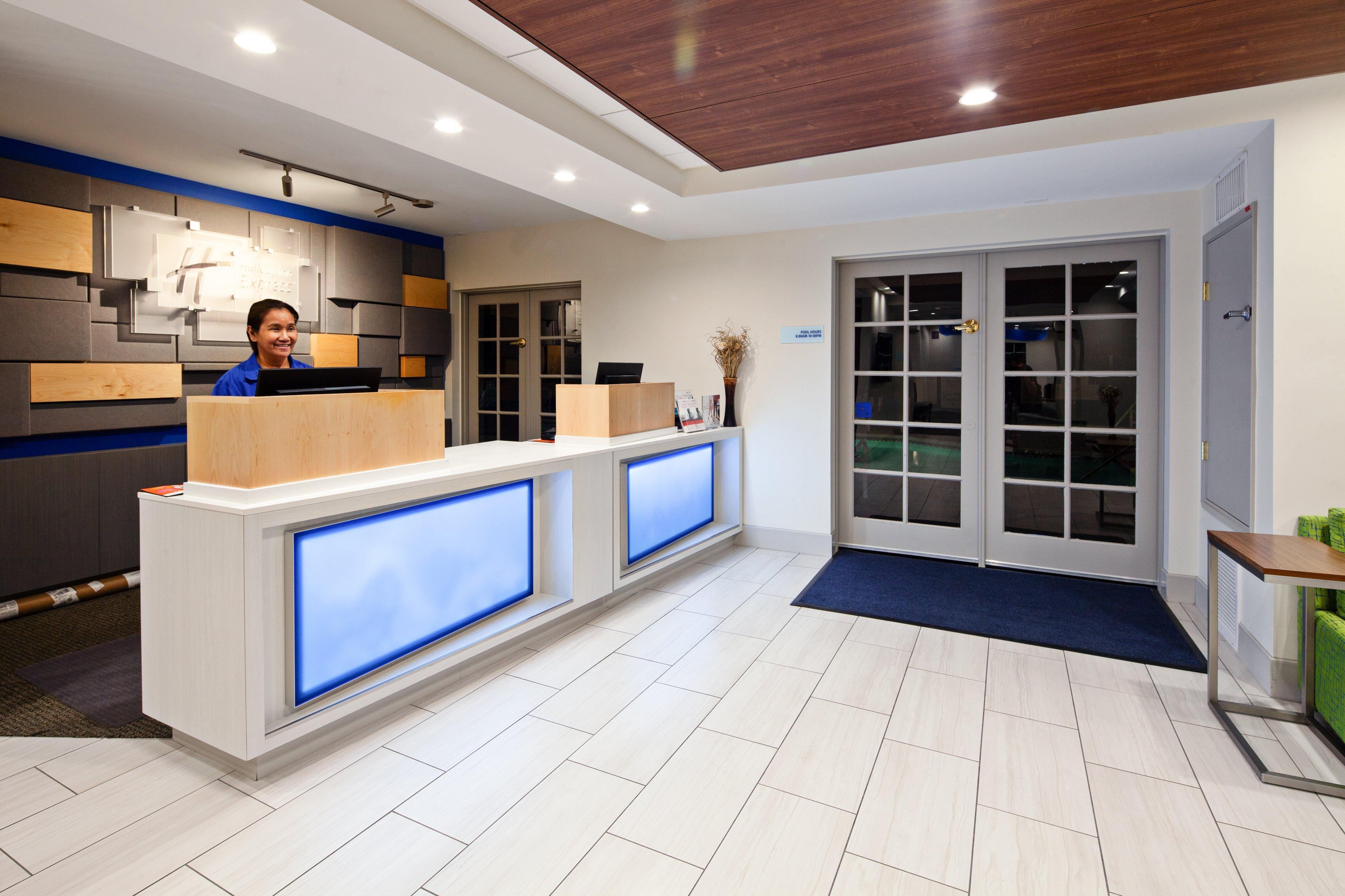 Holiday Inn Express Hotel & Suites San Diego-Escondido By Ihg Екстериор снимка