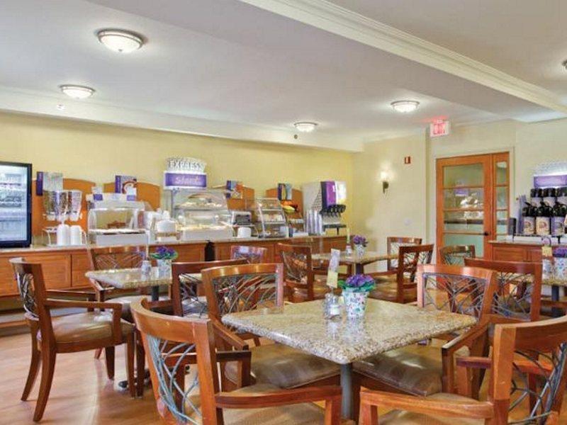 Holiday Inn Express Hotel & Suites San Diego-Escondido By Ihg Екстериор снимка