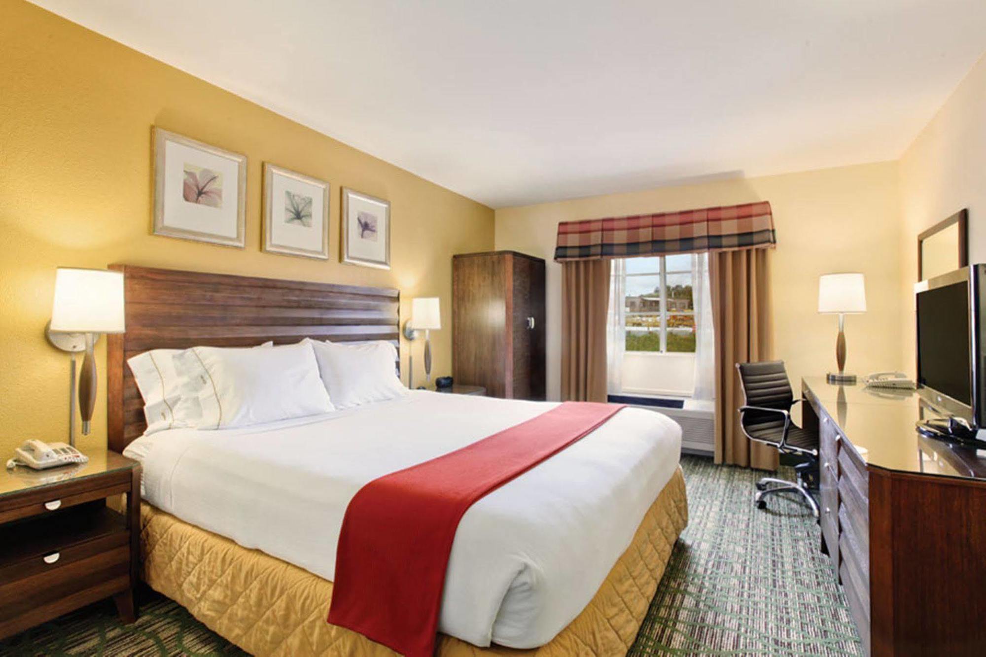 Holiday Inn Express Hotel & Suites San Diego-Escondido By Ihg Екстериор снимка