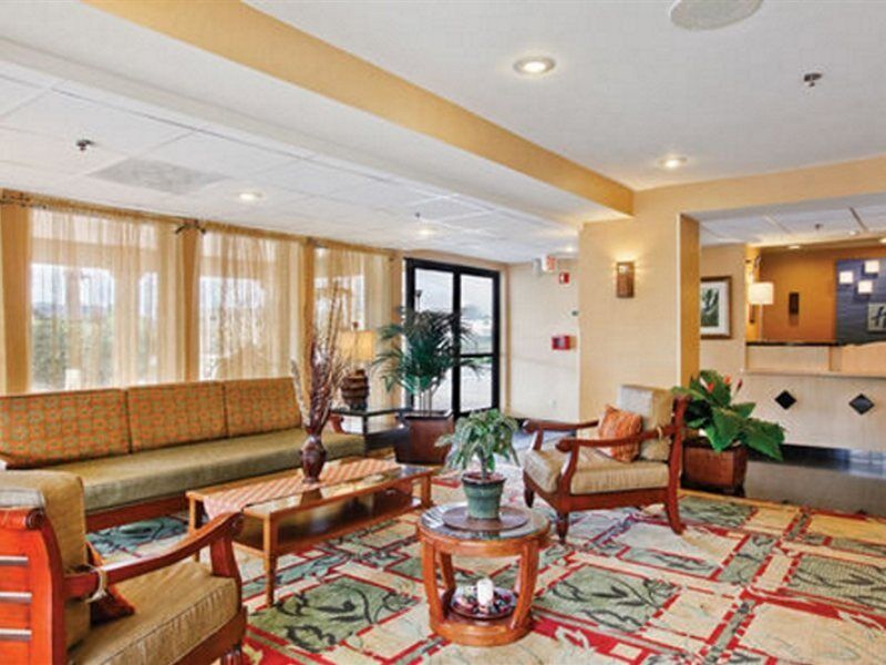 Holiday Inn Express Hotel & Suites San Diego-Escondido By Ihg Екстериор снимка